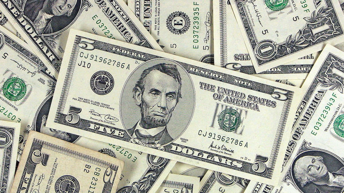 Devisen: UBS sieht den Dollar bald unter 85 Rappen | cash