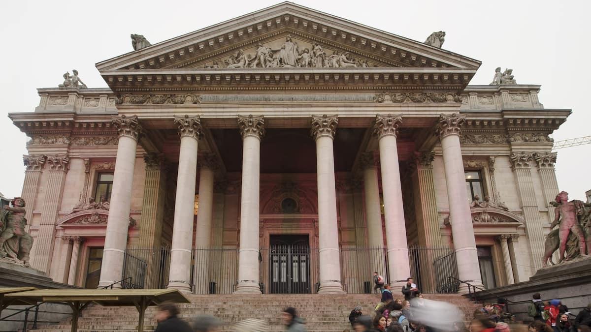 Börsen-Ticker: Deutliche Verluste an Europas Börsen - SMI beschleunigt Talfahrt - Zweistellige Verluste bei CS, Varta, Hypoport