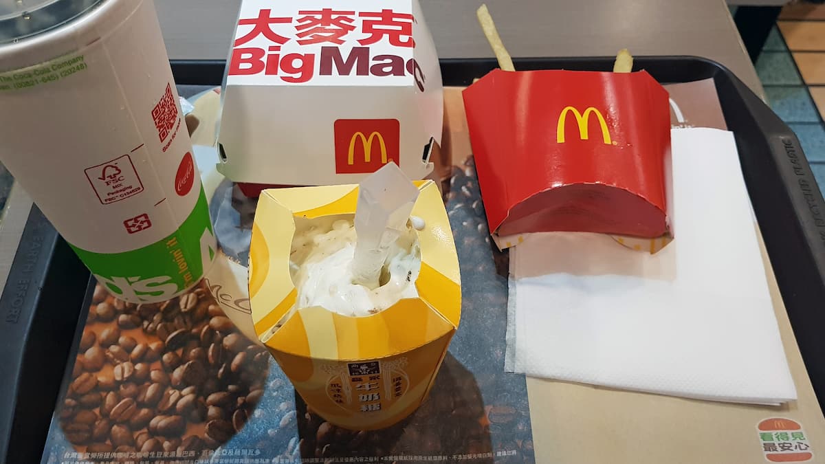 McDonald's über Prognosen nach Fokus auf billigere Menüs