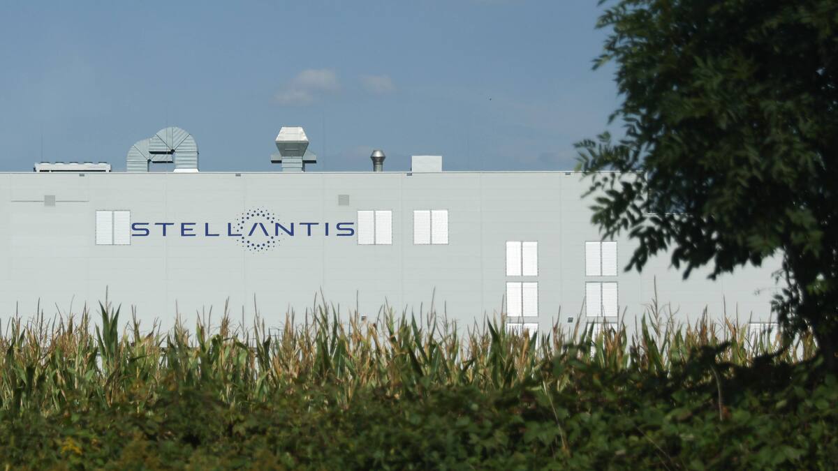 Opel-Mutter Stellantis rutscht wegen Zöllen tief in rote Zahlen