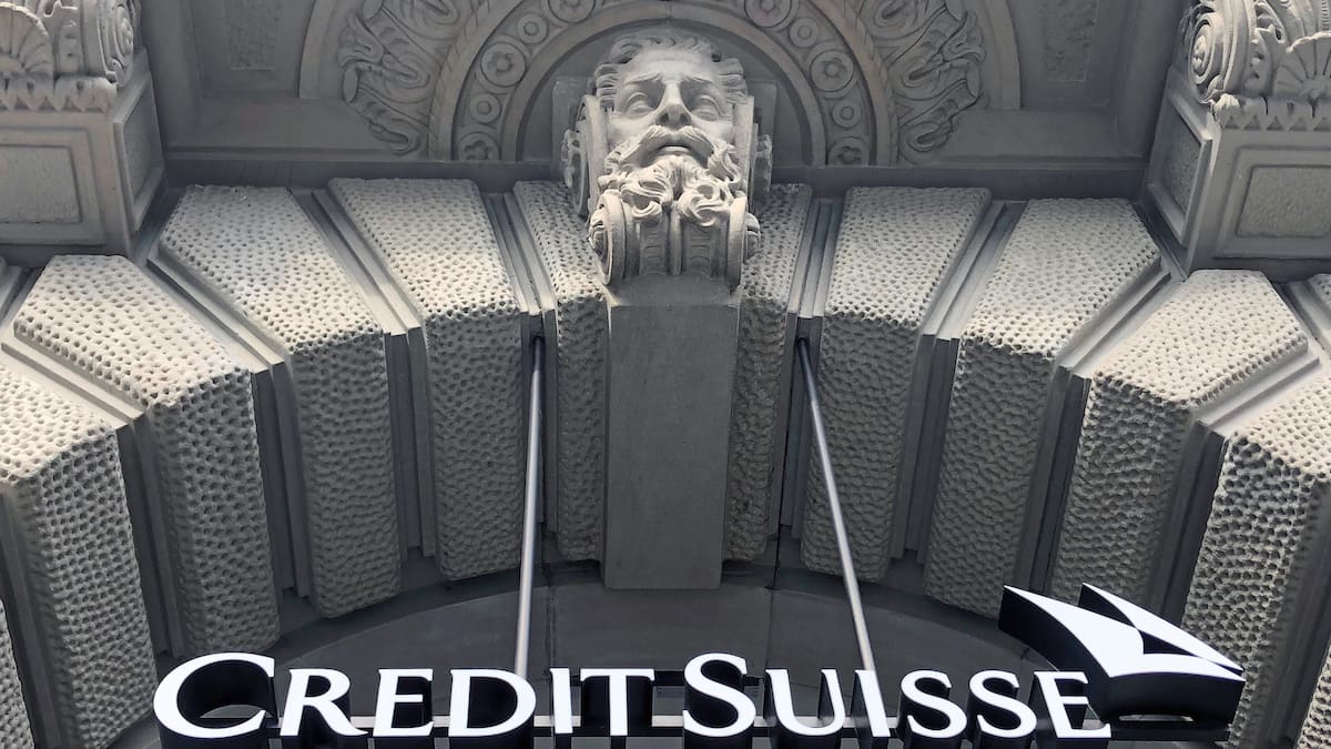 Börsen-Ticker: SMI schliesst höher - Aktie der Credit Suisse legt fast 7 Prozent zu - Grosse Verluste beim Ölpreis auf Wochensicht