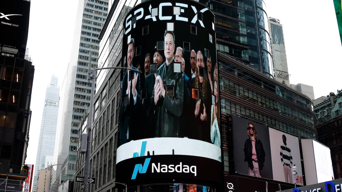 Börsen-Ticker: SMI vorbörslich unverändert - US-Märkte auf Rekordjagd - SpaceX brechen ein - AMD und Alphabet ebenfalls im Angebot - Zurich, Swiss Re, Swisscom und Amrize im Fokus