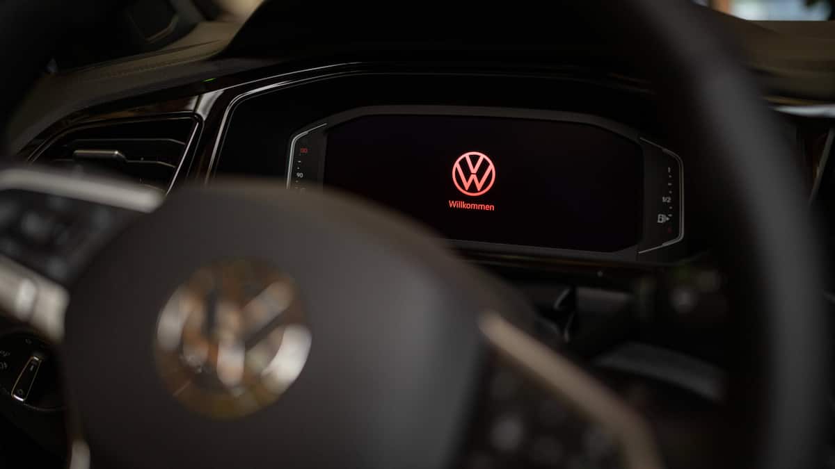 VW-Konzern fährt wegen Porsche-Schwenk Milliardenverlust ein