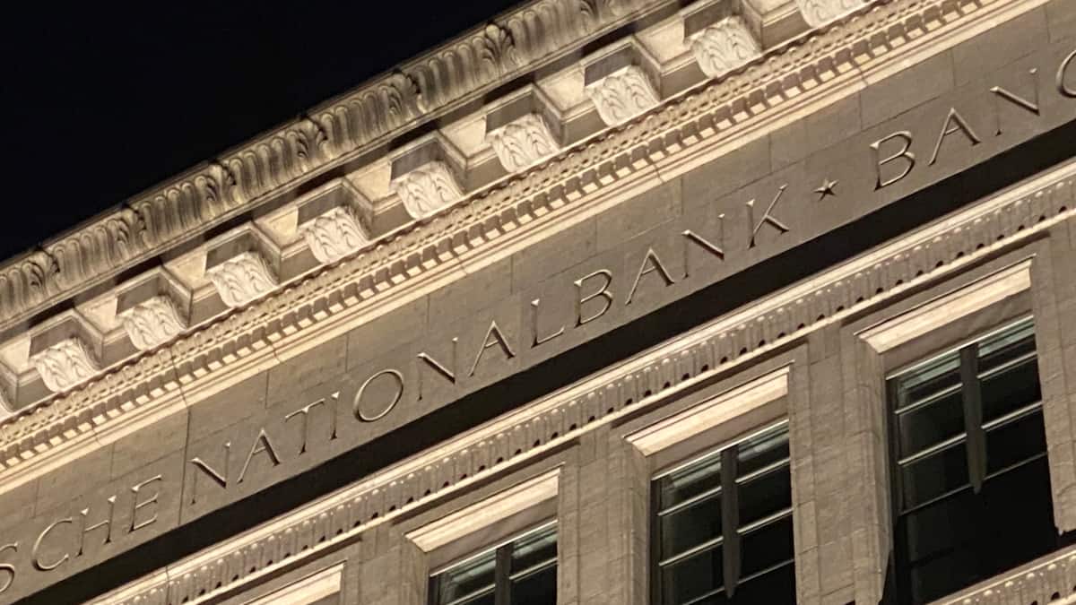 Švicarska narodna banka posredovala na deviznem trgu z nakupom deviz v vrednosti več milijard