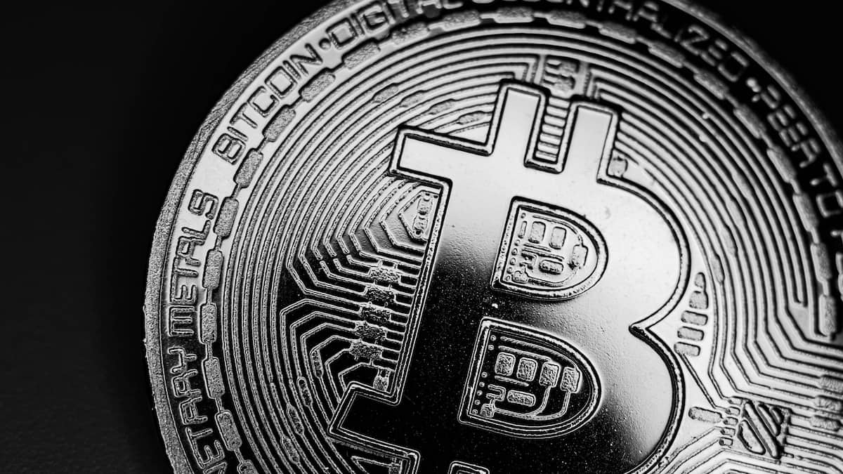 Bitcoin erklimmt weiteres Rekordhoch - Kurs steigt erstmals über 124.000 Dollar