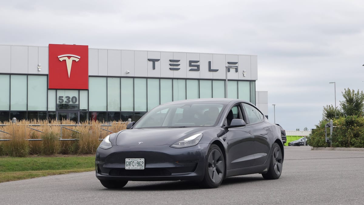 Verspätete Unfallberichte: Ermittlungen gegen Tesla