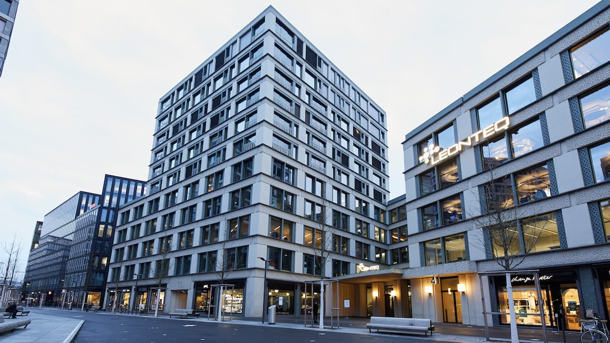 Fanza マケプレ vプリカ 顔は可愛くスタイルはロリで、好きな人には刺さるのは分かる。