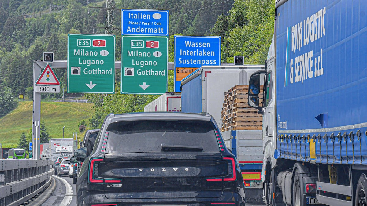 Swiss changes in September: Gotthard tunnel closures, dog bans and wage hikes