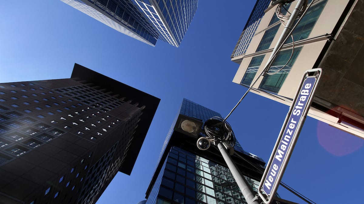 Börsen-Ticker: ASML-Aktie stützt Europas Börsen - Dax legt Verschnaufpause ein - SMI rutscht unter 10'500 Punkte