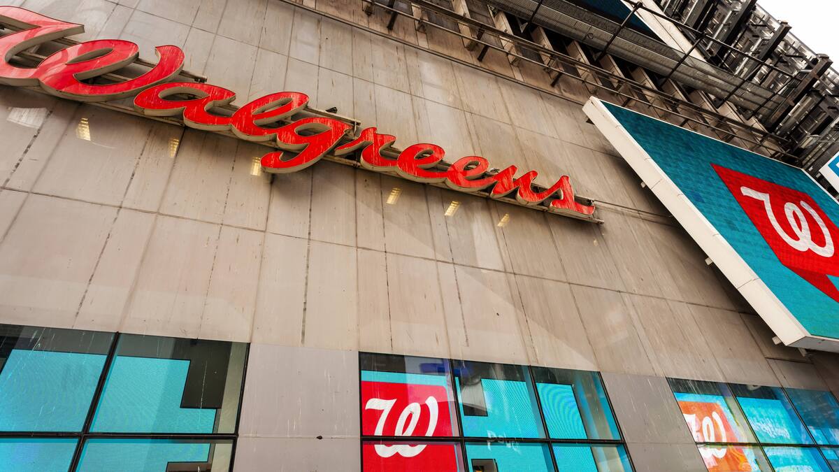 Walgreens erhöht Umsatzausblick - Milliardenverlust wegen Vergleich