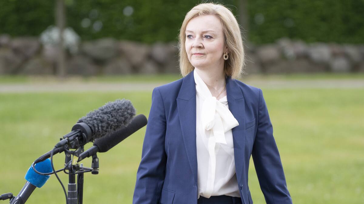 Britische Premierministerin Truss tritt zurück - Pfund legt zu - Kommt Johnson wieder?