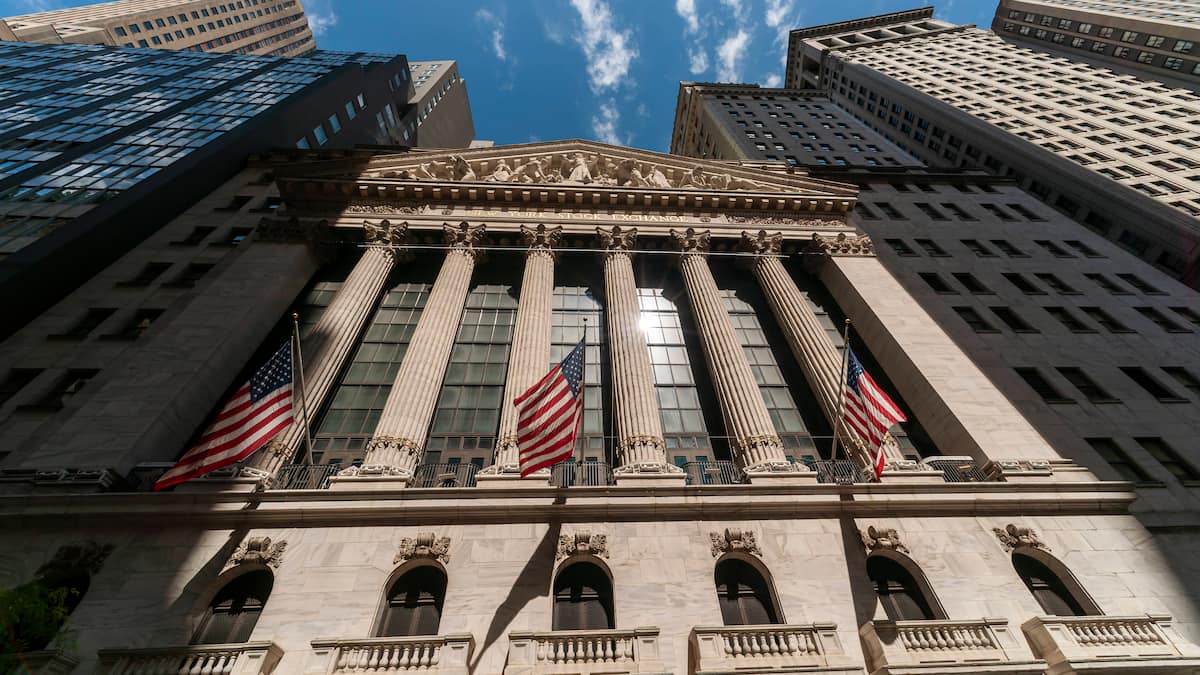 Börsen-Ticker: Dow schliesst über Marke von 30.000 Punkten - Twitter im Fokus - Europas Börsen ziehen kräftig an