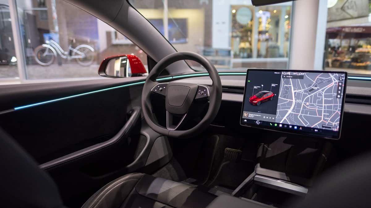 Tesla: Zwischen Preisdruck und Robotaxi-Hoffnung – wo steht die Aktie 2025?