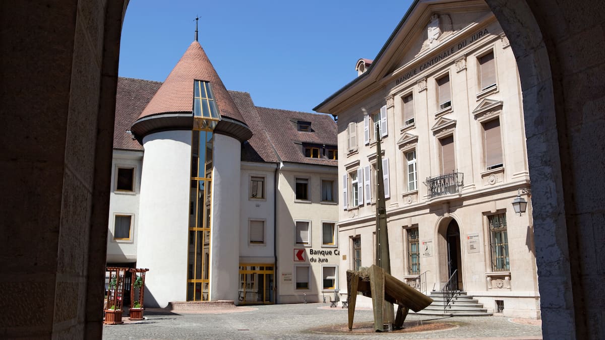 BC Jura kommt wegen tiefer Zinsen nicht an Rekordjahr heran - Dividendenkürzung droht