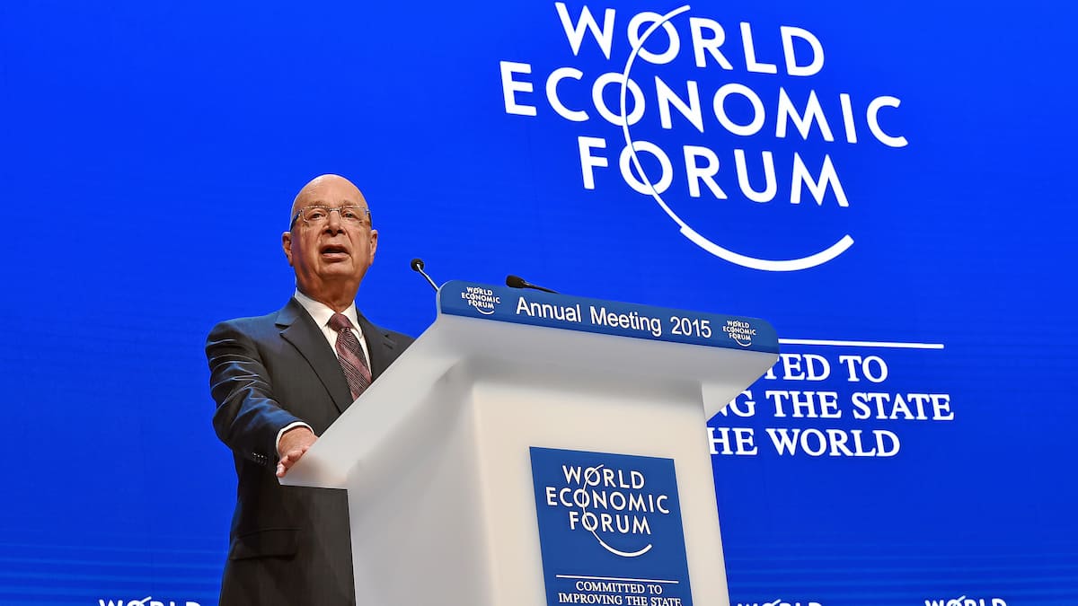 André Hoffmann in Larry Fink prevzemata začasno vodenje WEF, Peter Brabeck odstopa