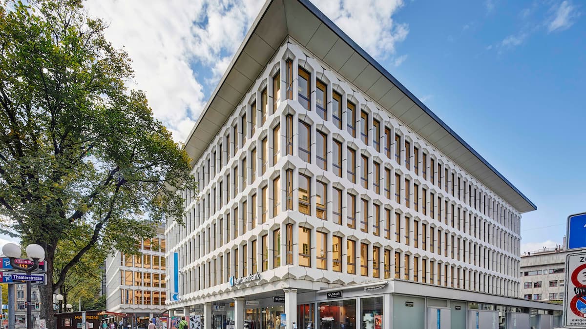 Luzerner Kantonalbank raises 2026 profit guidance after strong H1