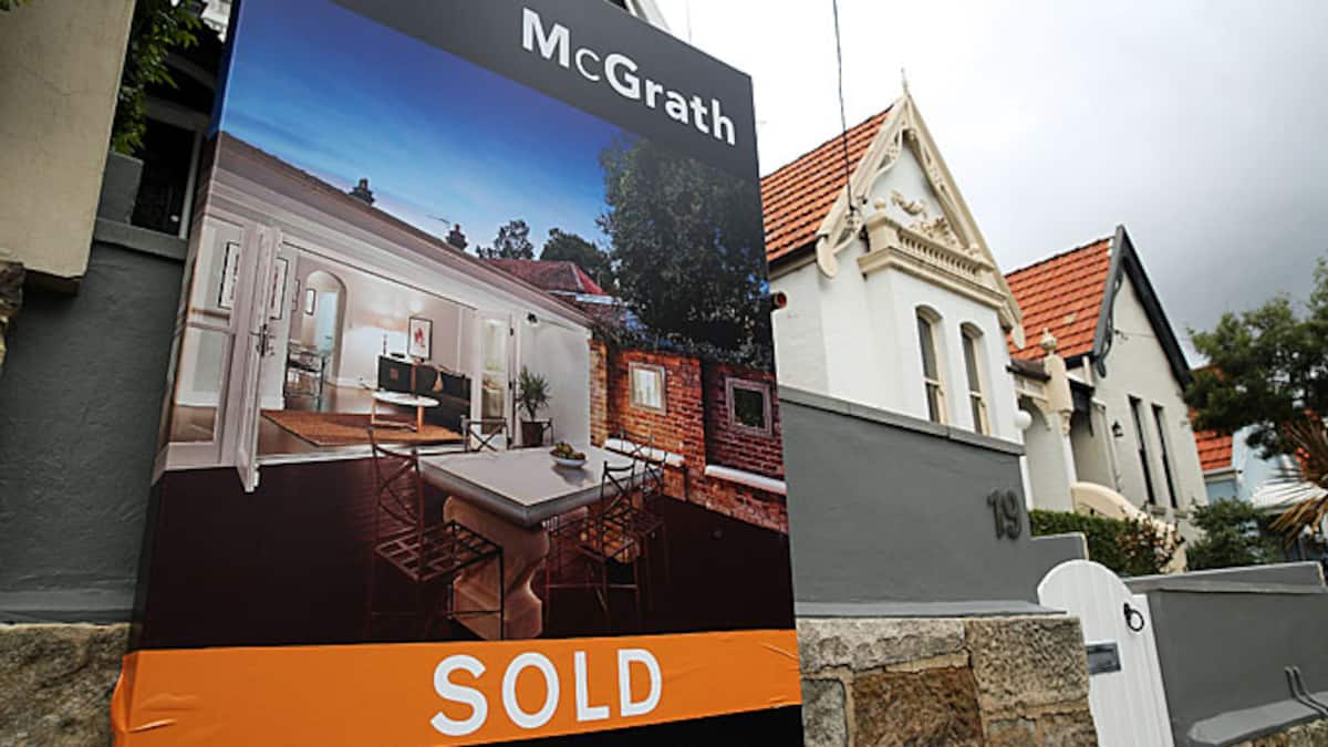 Sydney property slump deepens as prices fall 7% from peak
