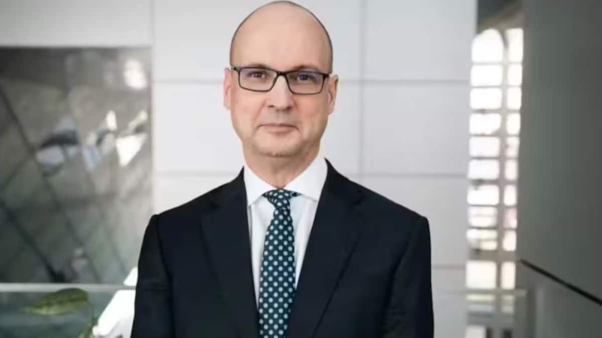 FINMA chief says small banks not subject to intense supervision, UBS under focus