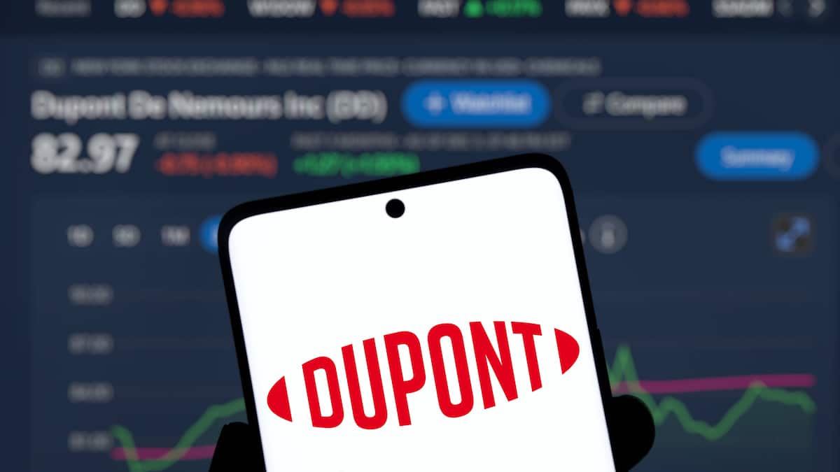 DuPont erhöht Ergebnisprognose - Milliarden-Aktienrückkauf geplant