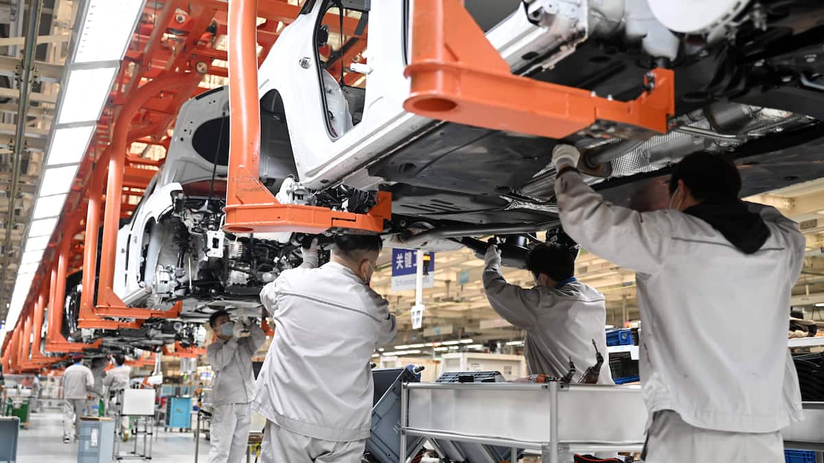 VW’s Blume pushes cost cuts as Niedersachsen seeks compromise
