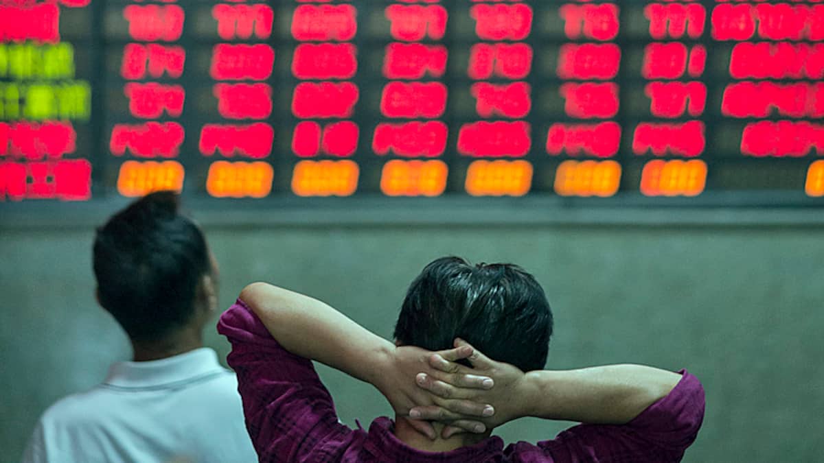 Anleger in China nehmen nach Rally Gewinne mit