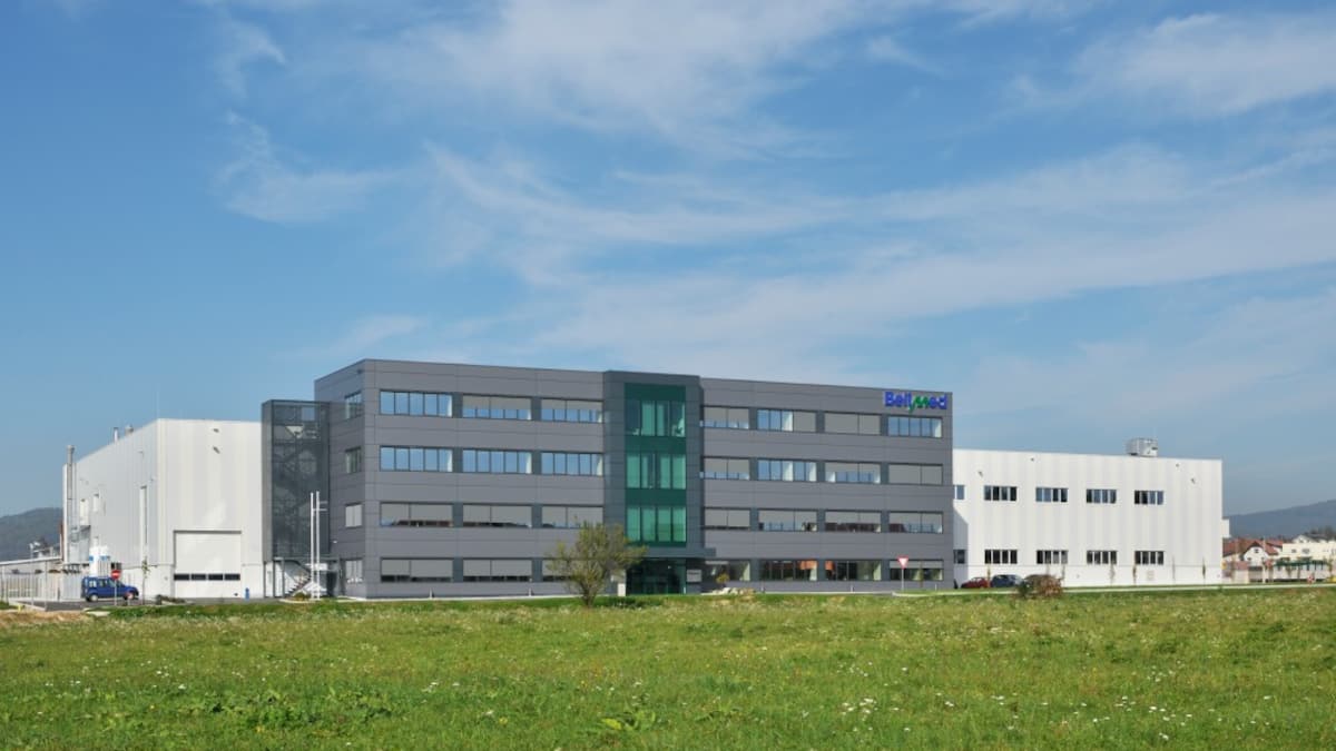 Metall Zug posts 1.5% revenue rise, narrows H1 loss despite FX headwinds