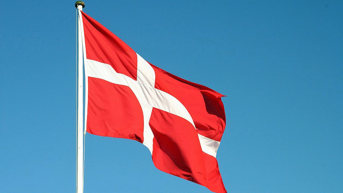 Russian frigate fires warning flares at Danish military helicopter off Danish coast