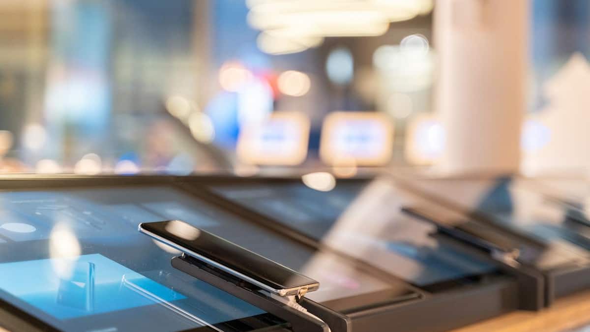 Swisscom-Aktien erreichen ein 26-Jahre-Hoch – Analystenzweifel bleiben