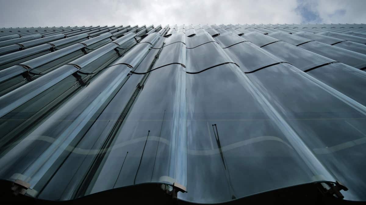 Swiss Re shares drop 3.6% after Monte Carlo risk warning