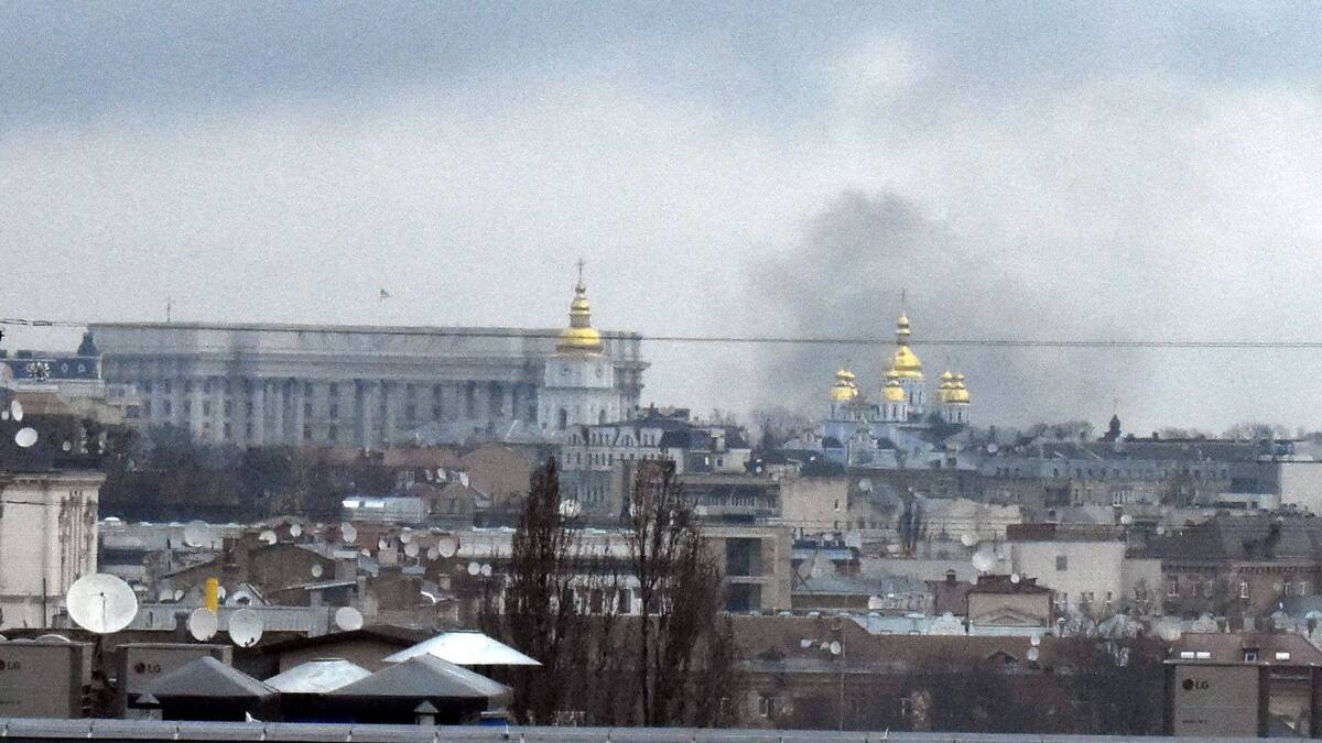 Weitere Welle von russischen Raketenangriffen auf Ukraine - Explosionen in Kiew