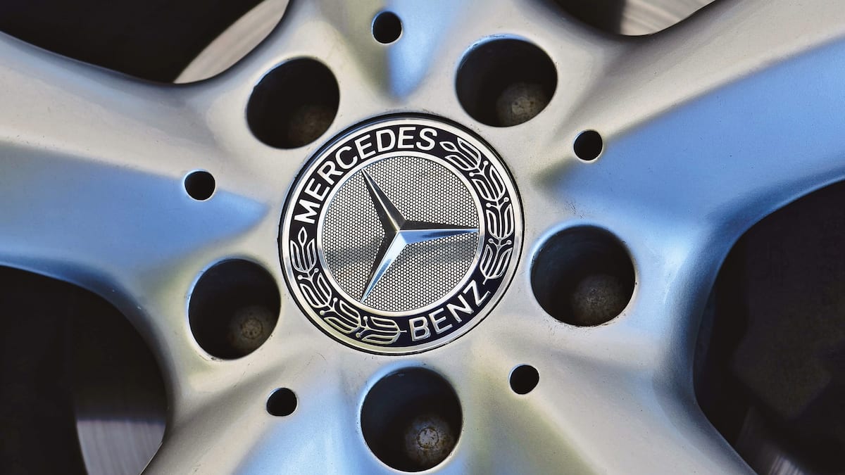 Mercedes-Benz hebt Gewinnziele erneut an - Aktie kaum beeindruckt