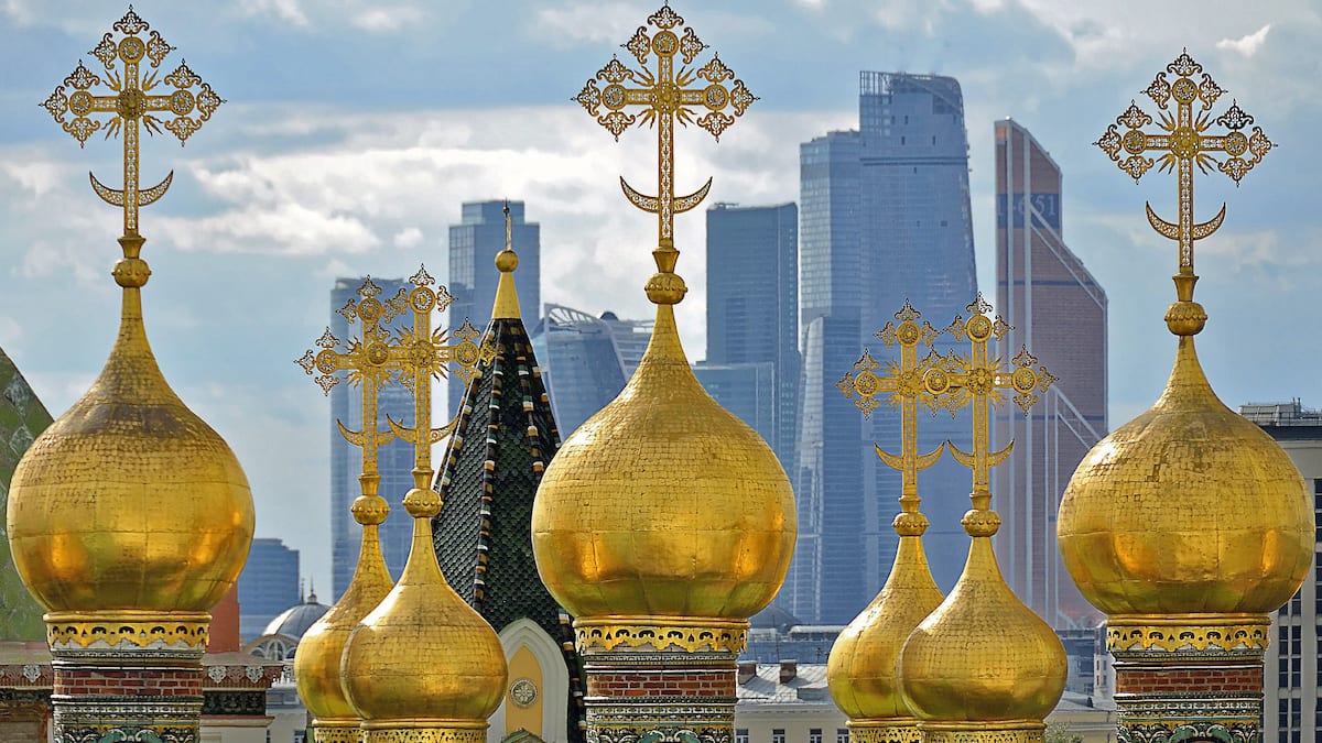 Ukraine launches heavy drone strikes on Moscow region; Russia warns UK
