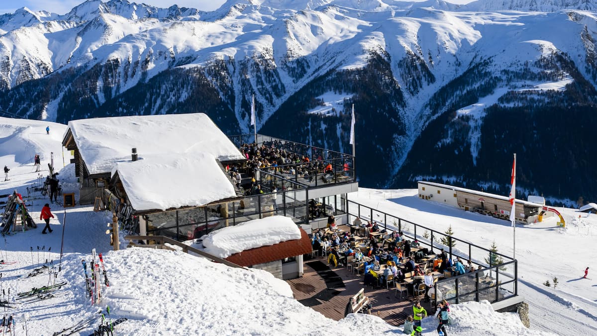 Immobilien-Ikone plant Mega-Hotel in Walliser Bergdorf