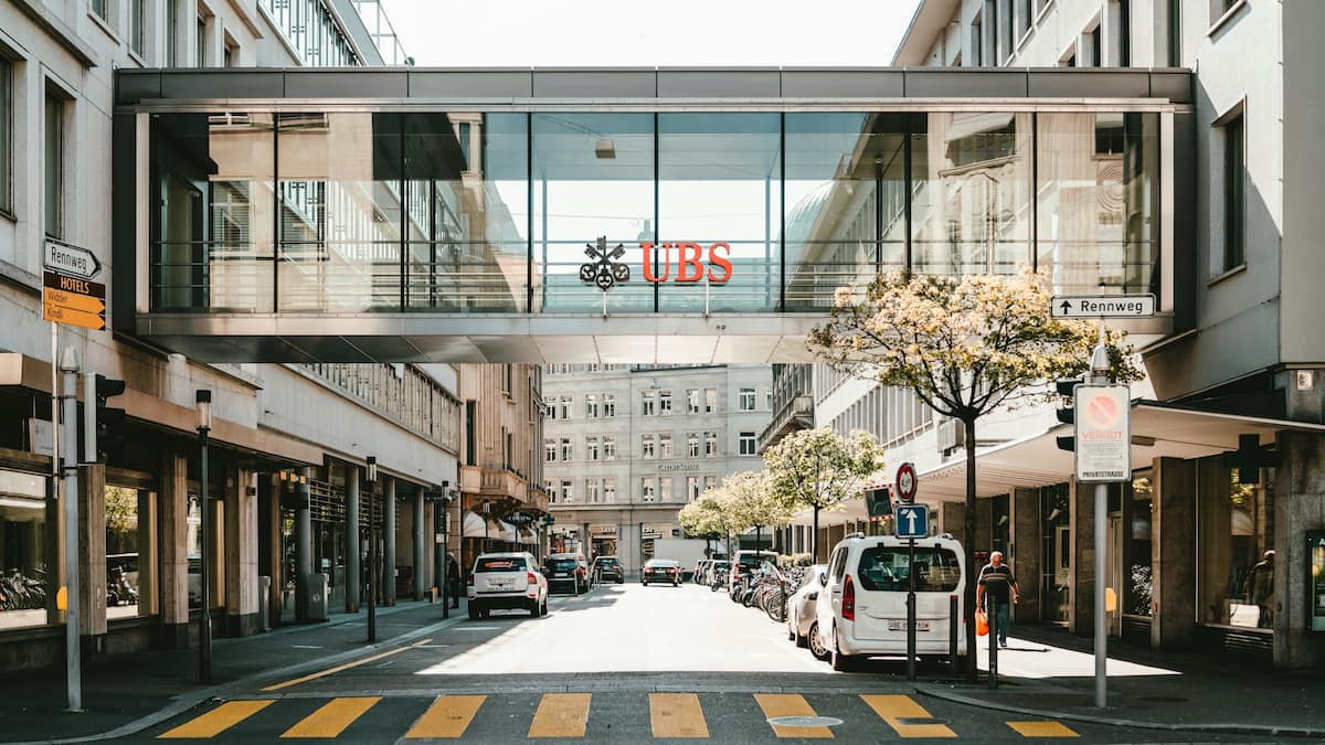 UBS Doubles Bond Buyback Offer to $4 Billion