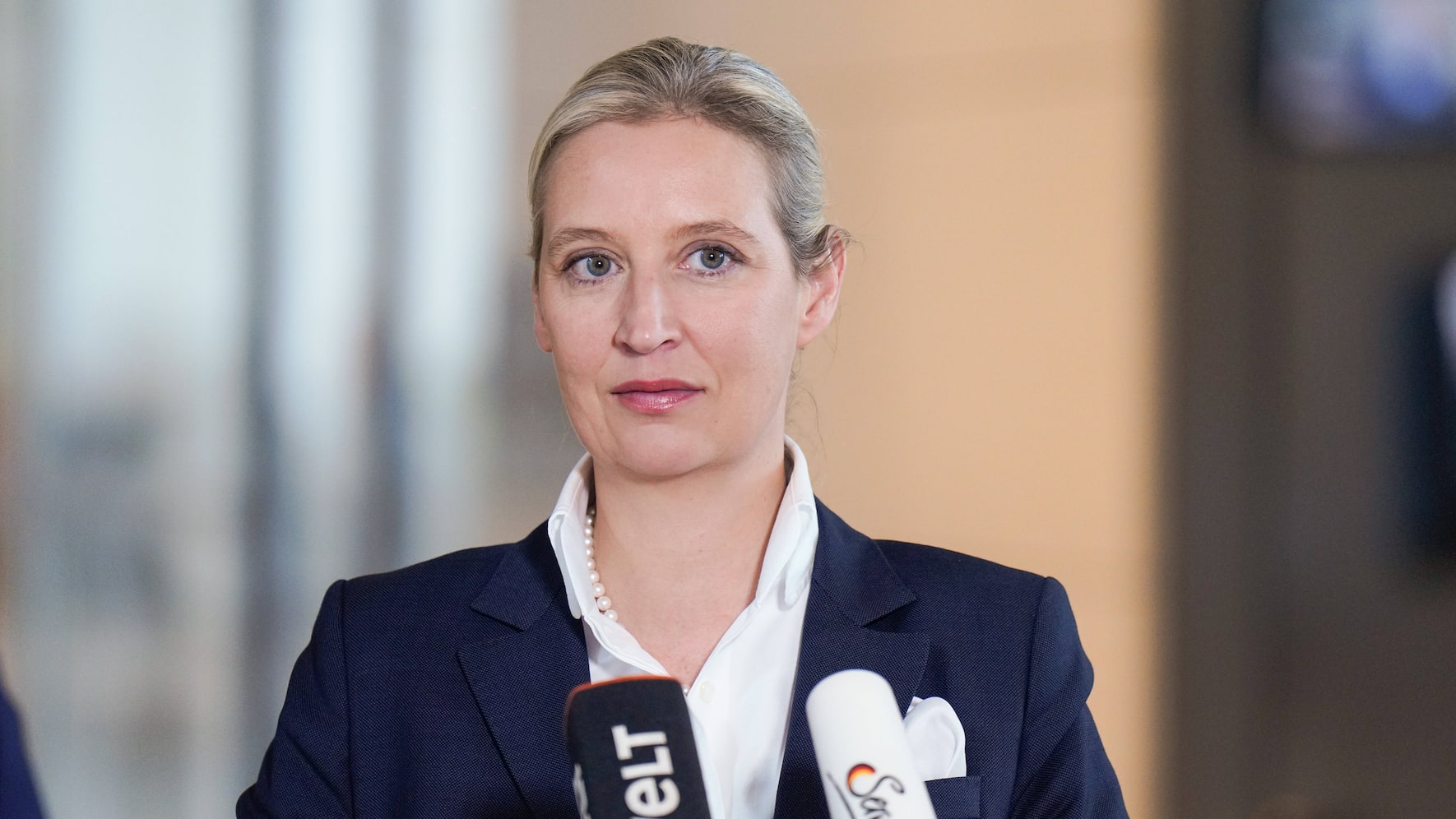 Die vielen Gesichter der Alice Weidel | cash