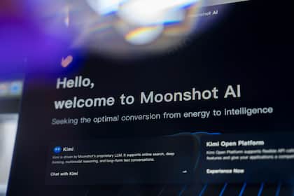 Nach Erfolg von Kimi-K3-Modell: Moonshot AI plant bereits Börsengang Chatbot von Moonshot AI auf einem Computer.