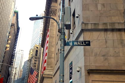 Live-Ticker-Börse: S&P 500 schliesst höher - American Airlines und United Airlines fallen zurück - Schweizer Markt geht tiefer aus dem Handel - Schwergewichte verhalten Die Wall Street - Börsenplatz in New York, USA.