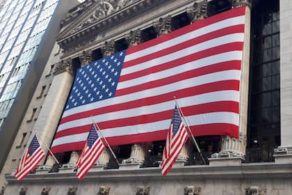 Volatiler September: Worauf Investierende jetzt achten sollten Börse NYSE an der Wall Street in New York, USA.