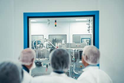 Änderungen im Schweizer Leitindex: Galderma und Sandoz neu im SMI - diese zwei Titel fliegen raus Manufaktur der Sandoz-Tochter Just-Evotec Biologics EU SAS in Toulouse.