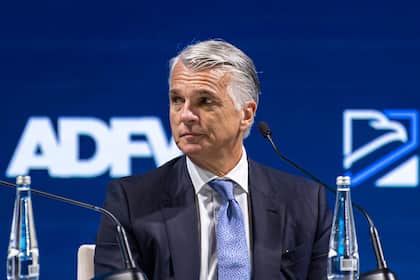 Warnung der Bank of America: Gerät der Ertragsmotor der UBS ins Stocken? UBS-Chef Sergio Ermotti an der Abu Dhabi Finance Week im Dezember 2024.