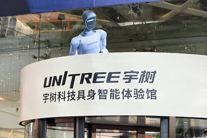 Aktie des Roboterbauers Unitree steigt beim Börsengang um 629 Prozent Laden von Unitree in Shanghai.