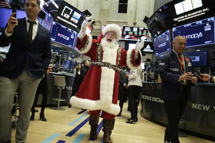 Aktienstratege: Die Jahresend-Rally hat eben gerade begonnen Santa Claus an der New Yorker Börse: Ein Bild vom Parkett aus dem Jahr 2018.