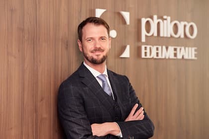 Gold: «Viele Schweizer Firmen profitieren» Christian Brenner ist Geschäftsführer von Philoro Schweiz. Die Firma mit Sitz in Zürich und St. Gallen handelt europaweit mit Edelmetallen.
