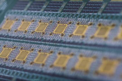 US-Bank springt bei Halbleiteraktien auf Schaltboard mit Chips von Taiwan Semiconductor.