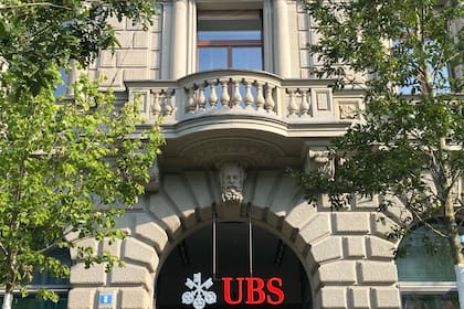 UBS-Vermögensverwaltungsspezialist: «Entdollarisierung ist inzwischen bei jedem Kundengespräch ein Thema» Die UBS am ehemaligen Hauptsitz der Credit Suisse am Paradeplatz in Zürich.
