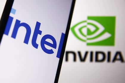 Rekordabfluss aus Tech-Aktien - bloss ein Ausrutscher? Die Logos von Intel und Nvidia