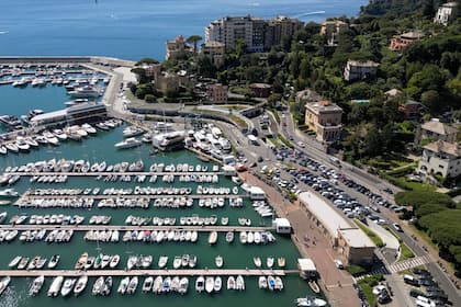UBS soll Hafen für Superyachten an italienischer Riviera verkaufen Blick auf den Hafen der ligurischen Stadt Rapallo an der italienischen Riviera.