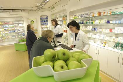 DocMorris-Ankeraktionär lacht sich zusätzliche Aktien an DocMorris-Apotheke in Euskirchen bei Bonn, Deutschland.