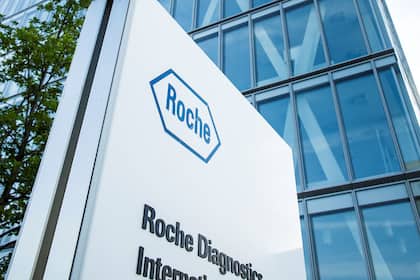 Pharmaanalyst rät bei Roche nicht länger zum Ausstieg Das Logo vom Pharmakonzern Roche.