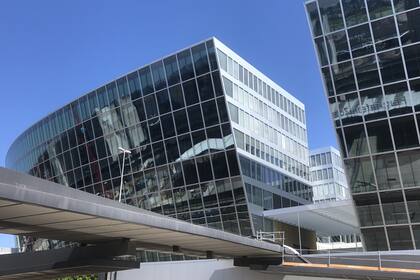 Bloss eine Schweizer Aktie auf der Empfehlungsliste von Goldman Sachs Die Überbauung The Circle gehört zu 51 Prozent dem Flughafen Zürich und zu 49 Prozent Swiss Life.